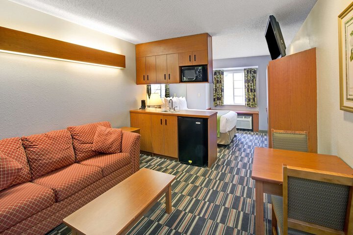 Microtel Inn & Suites by Wyndham Cherokee