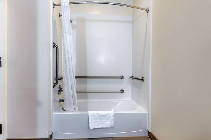 Comfort Inn Apalachin / Binghamton W Route 17