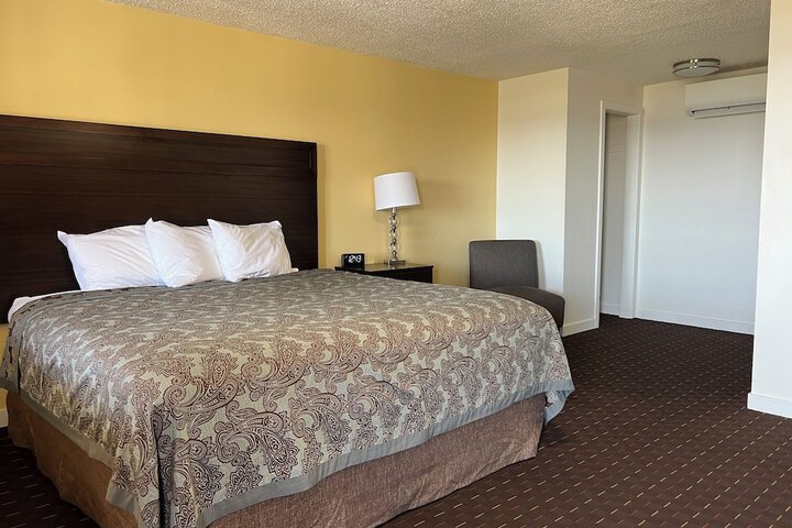 Room 112 of 143