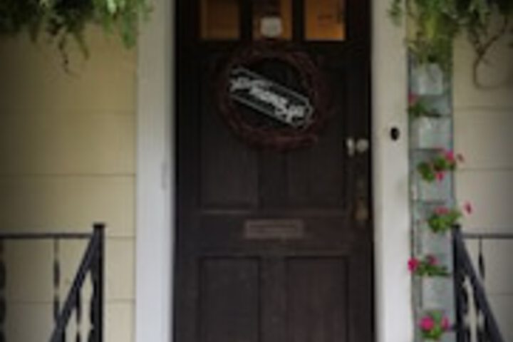 Hatfield McCoy House Inn
