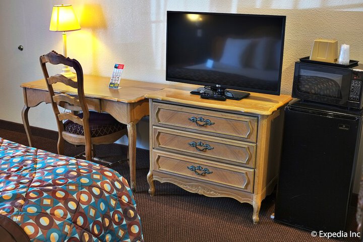 Room 82 of 131