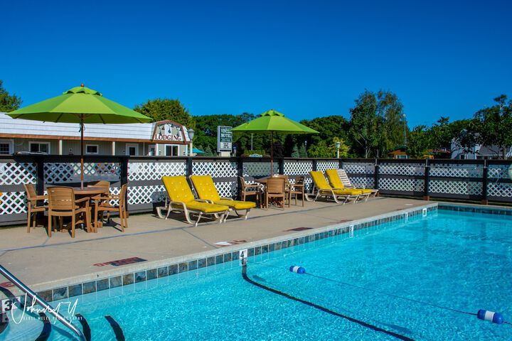 Pool 4 of 25