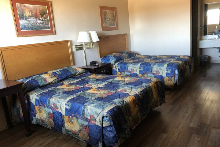 Room 15 of 19