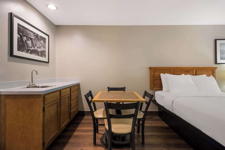 Room 30 of 49