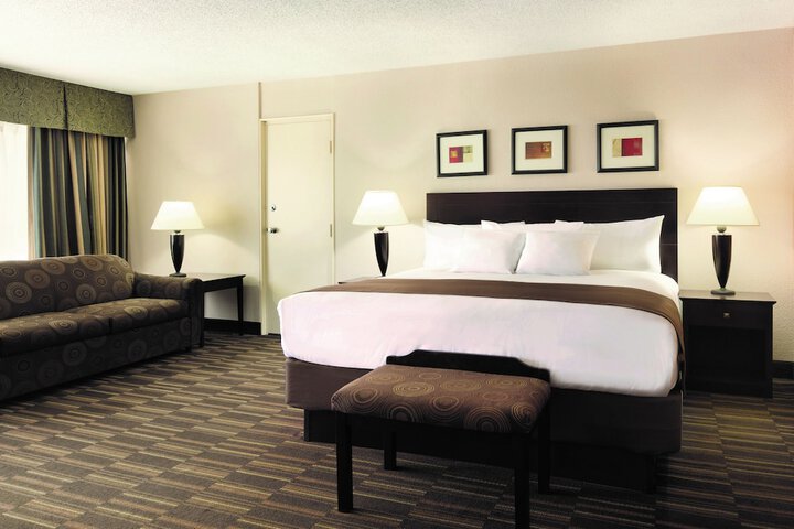 Room 21 of 37