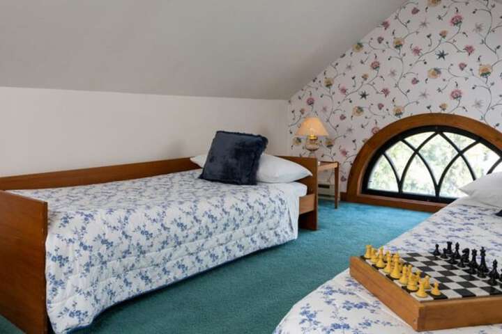 Room 52 of 134