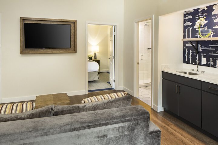 Room 45 of 79