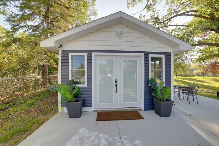 Stylish Grass Lake Retreat - Steps to Park!