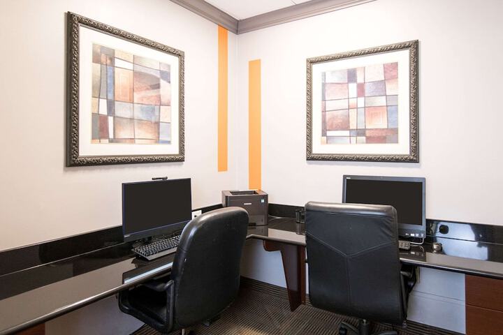 Business Center 39 of 39