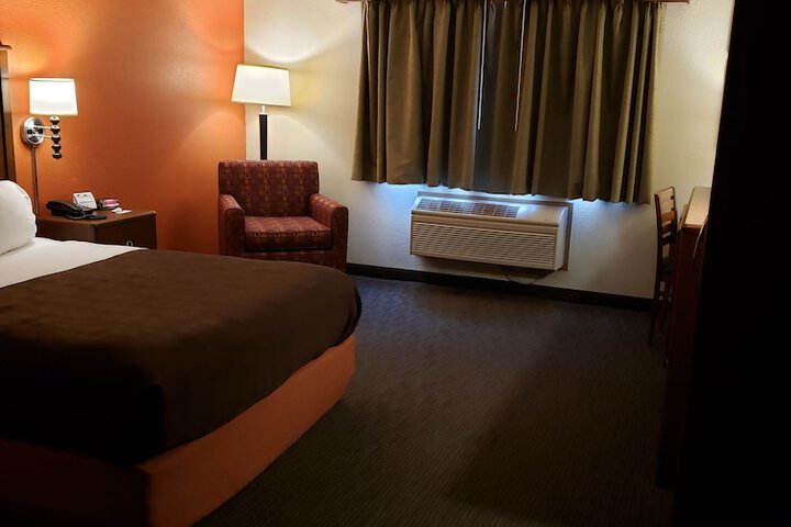 AmericInn by Wyndham Iron River