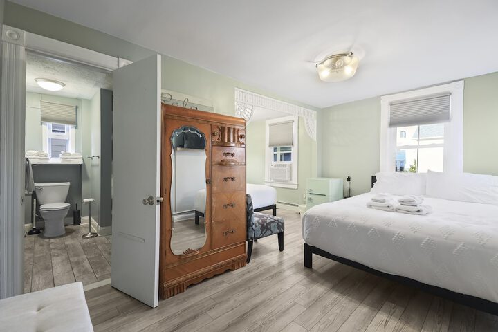 Room 62 of 99