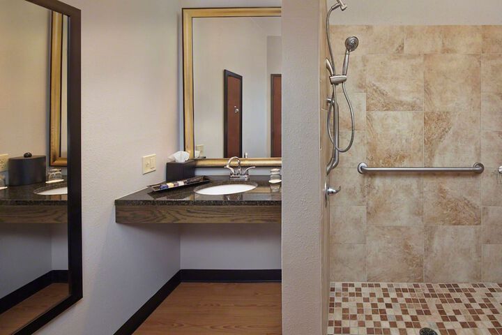 Room 16 of 26