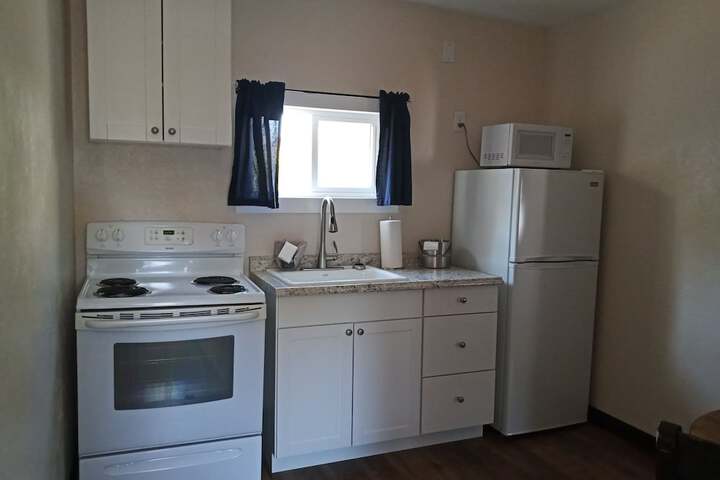 Lamplighter Cabins & Suites