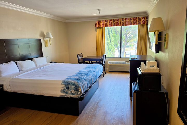 Castaic Inn Near Six Flags Magic Mountain