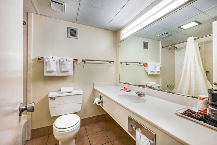 Room 16 of 19