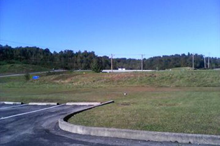Campton Parkway Inn