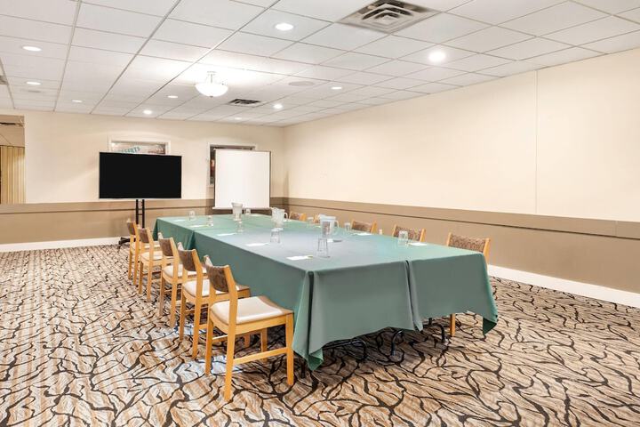 Days Inn by Wyndham Nanaimo