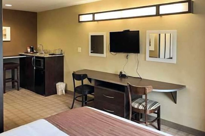 Room 17 of 34