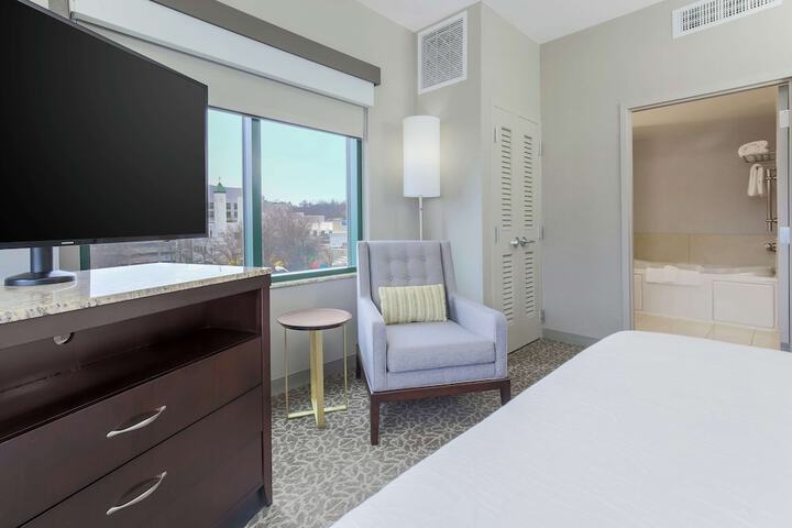 Room 9 of 26