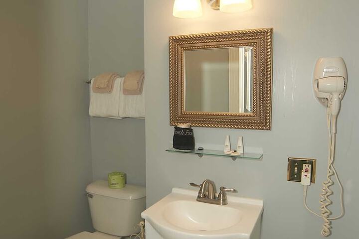 Room 166 of 183