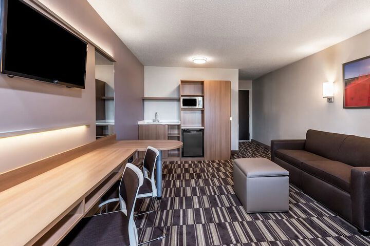 Room 10 of 17