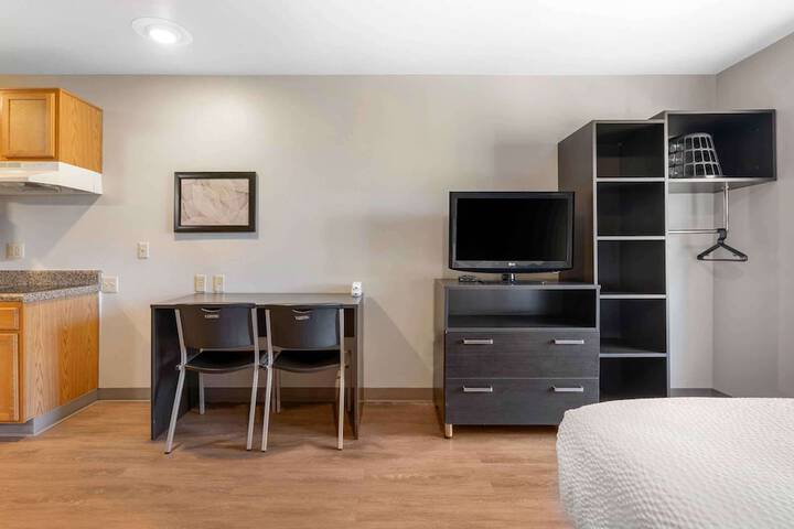 WoodSpring Suites Orlando South