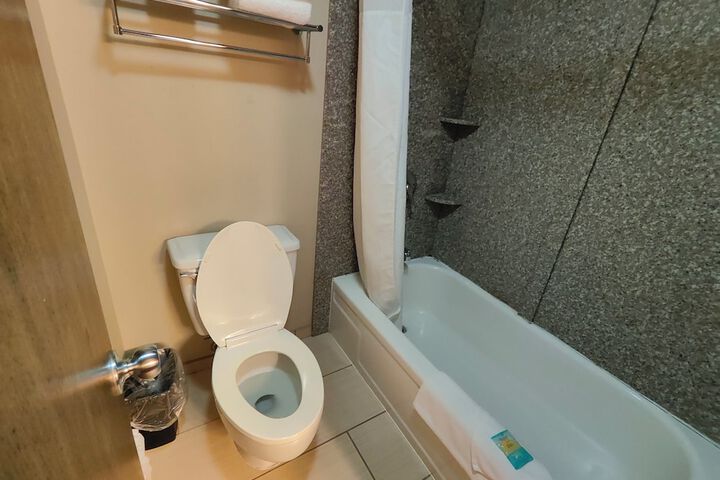 Room 14 of 27