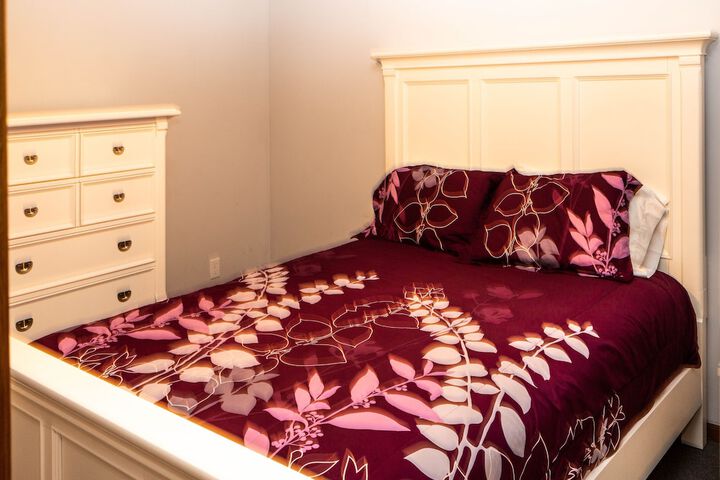 Room 52 of 119