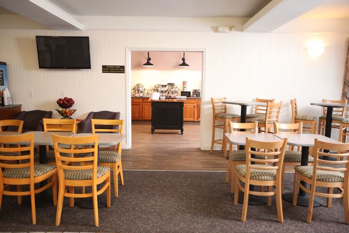 Best Western Plus Executive Court Inn & Conference Center