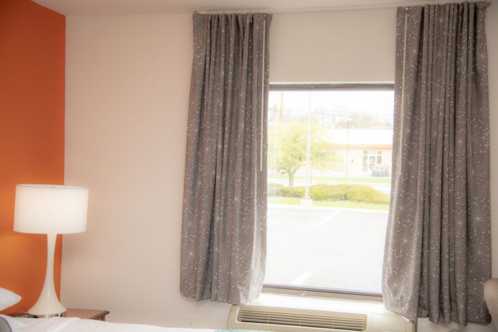 Howard Johnson Hotel & Suites by Wyndham Allentown / Dorney