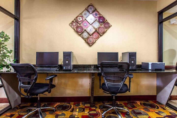Business Center 31 of 32