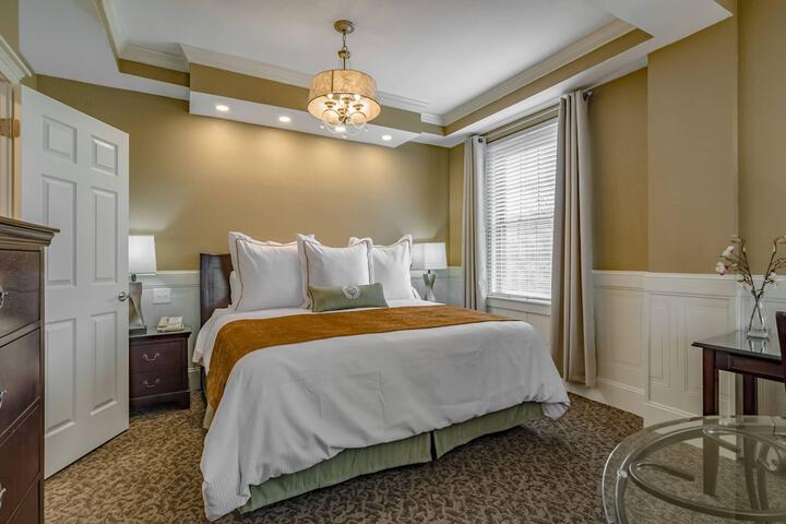 Hotel Bothwell Sedalia Central District an Ascend Collection Hotel