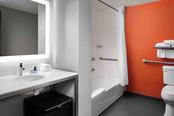 Aloft by Marriott Austin Downtown