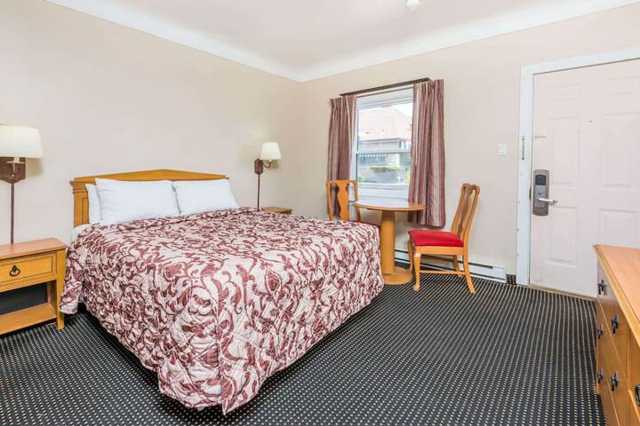 Room 7 of 13