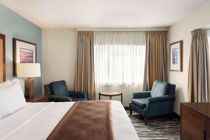 Room 32 of 40