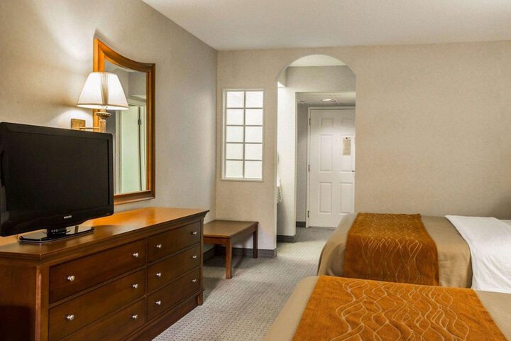 Room 13 of 35