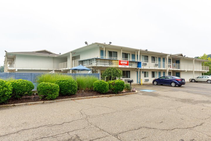 Days Inn by Wyndham New Philadelphia