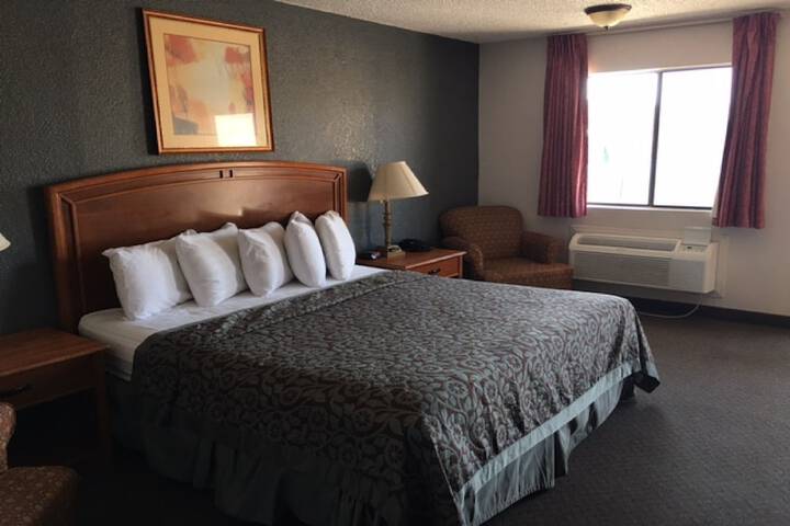 Room 13 of 30