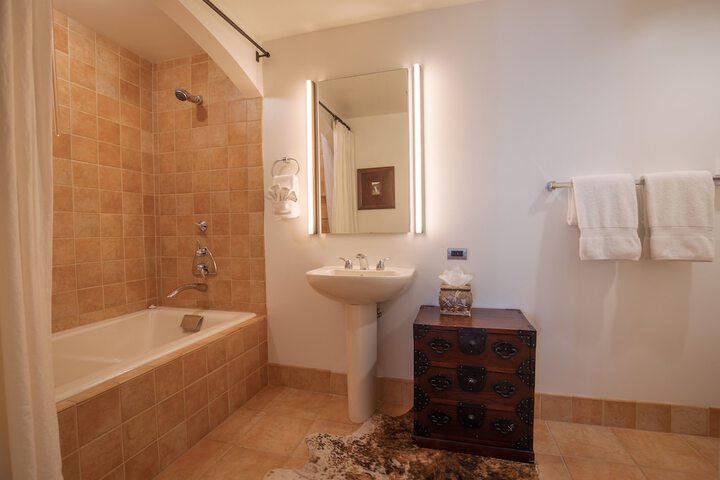 Element 52 Auberge Collection