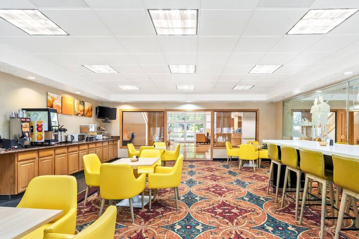Comfort Suites Clackamas