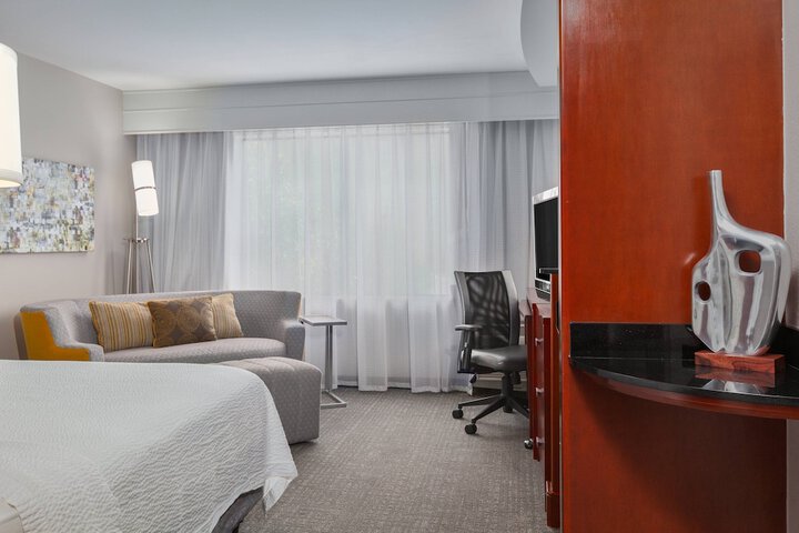 Room 8 of 23