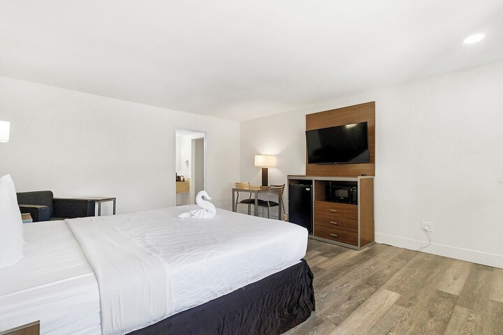 Room 16 of 29