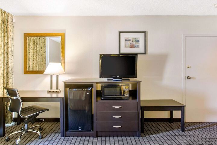 Room 11 of 29