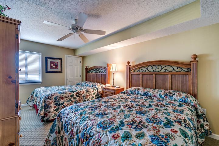 Room 15 of 32
