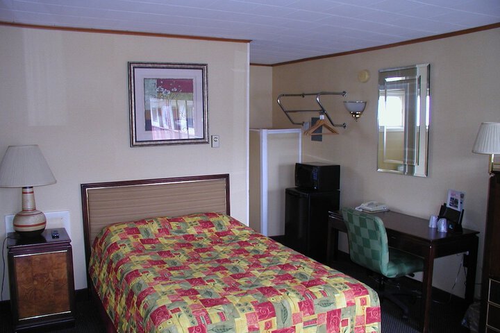 Room 12 of 19