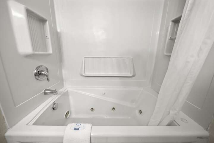 Hot Tub 56 of 59