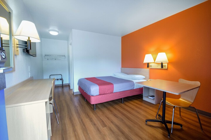 Room 16 of 29