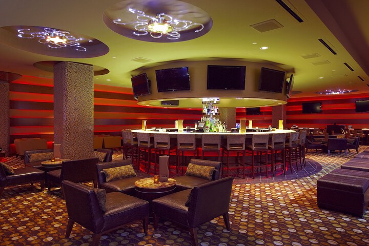 Lounge 57 of 66