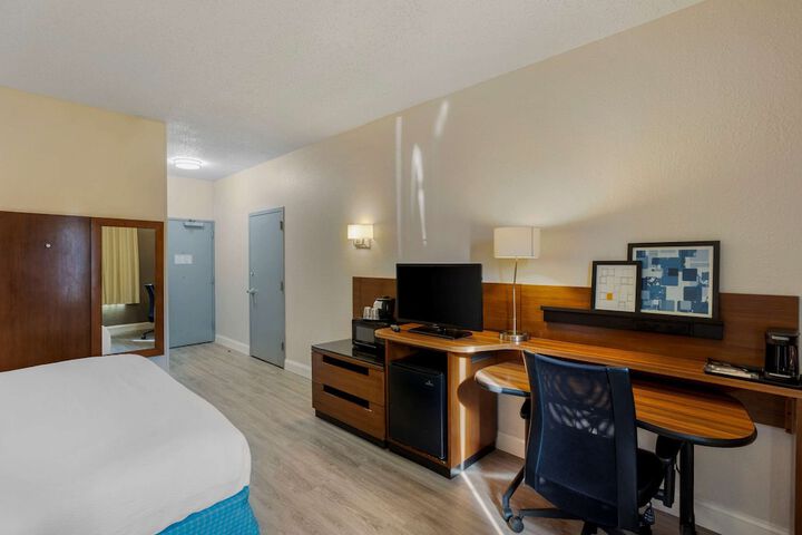 Room 13 of 43