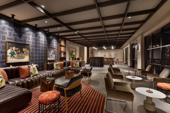 Lounge 61 of 87